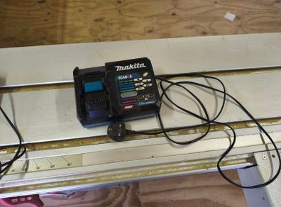 Makita 40v charger