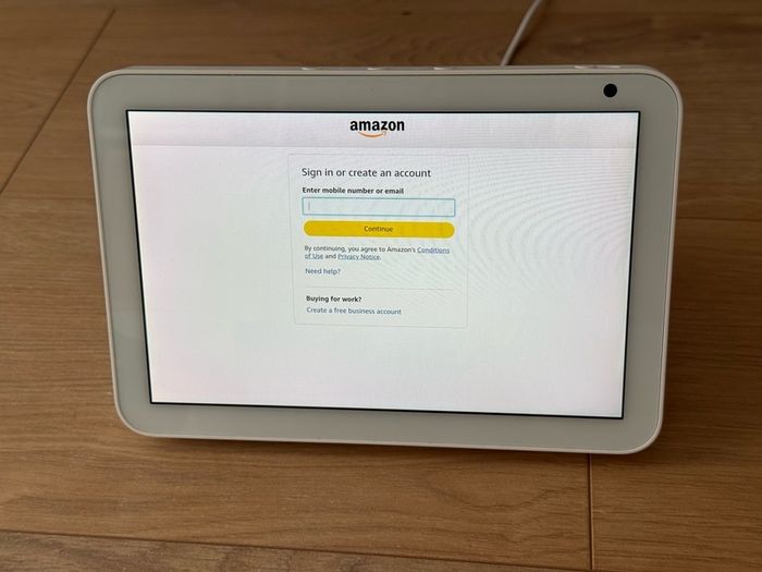 Amazon Echo Show 8 (Glacier White) in Excellent Condition