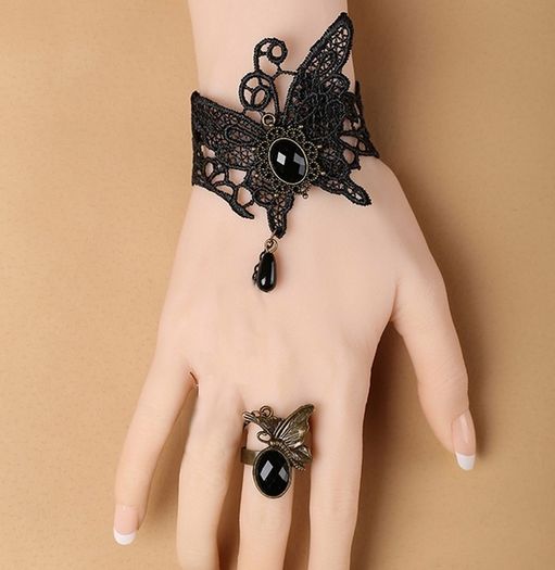 Beautiful Butterfly Ring - size adjustable