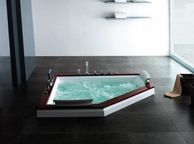 main image for ad Whirlpool Bath Verona 667