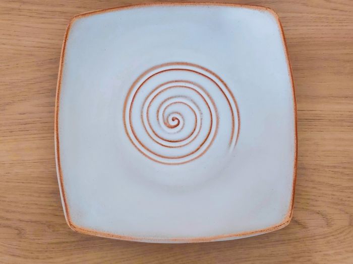 Irish country pottery ceramic serving plate Celtic Swirl pattern