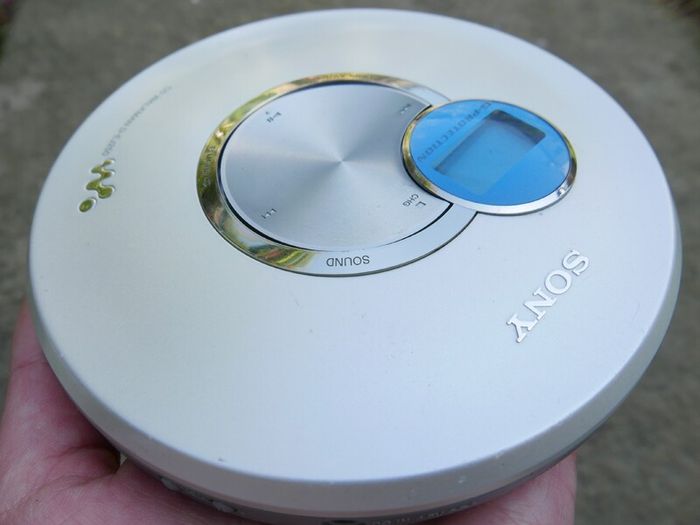 Sony CD Walkman D-EJ250 - Tested