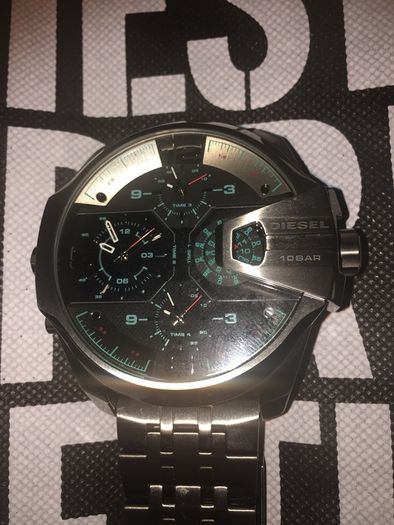 Diesel Uber Chief Gunmetal Watch broken