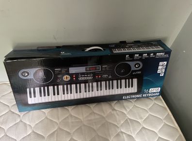 Electronic keyboard 61 keys