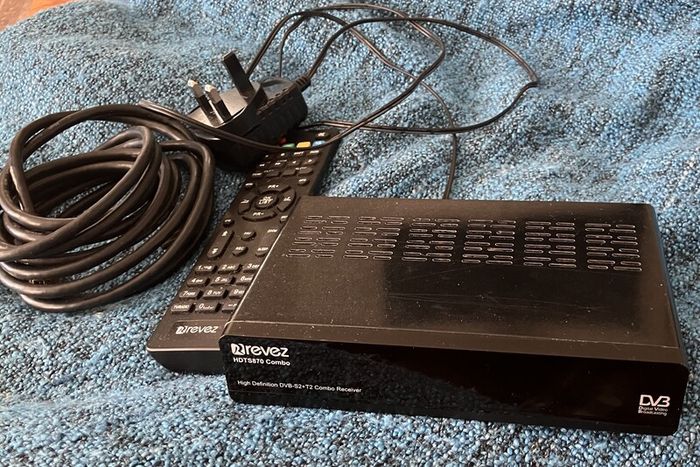 Satellite receiver