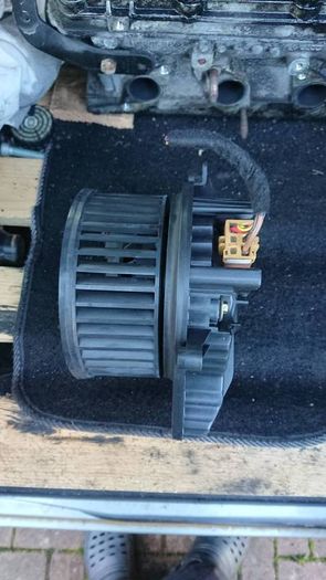 Audi a4 b7 driver side headlamp,headlights.breaking sline isofix lower trims seats boost pipe suspension parts clutch kits flayweel parcel shelf