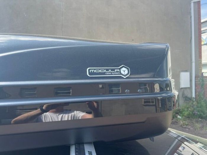 Thule Wing Bars and Modula WeGo 450L Roof Box
