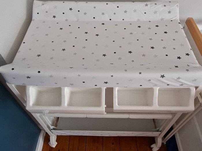 Baby changing table
