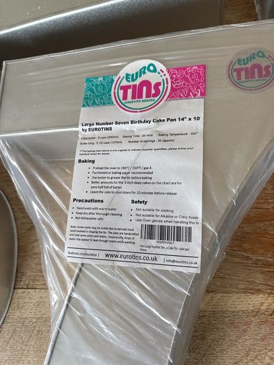 cake tins