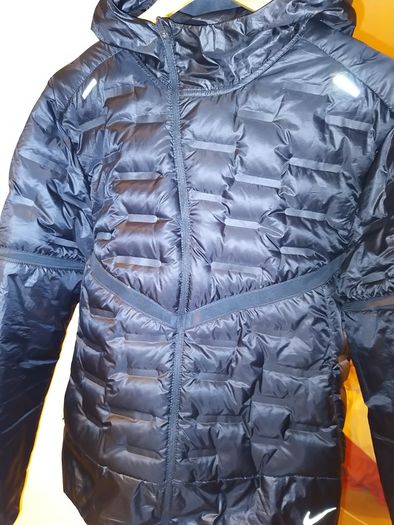 Nike Aeroloft Hooded Running Jacket Black