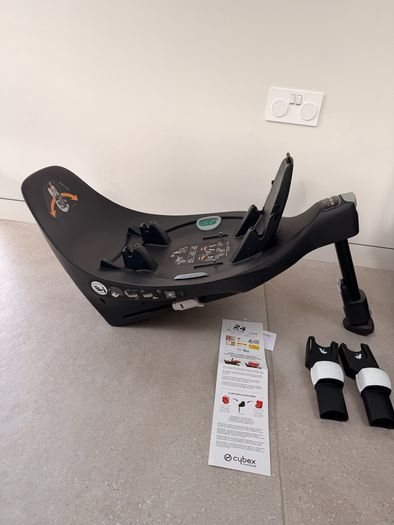 Cybex Cloud Z Car Seat and Base