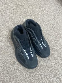 adidas Yeezy 700 V3 Alvah Black UK 9.5 / EU 44