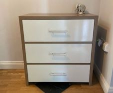 Chest of drawers