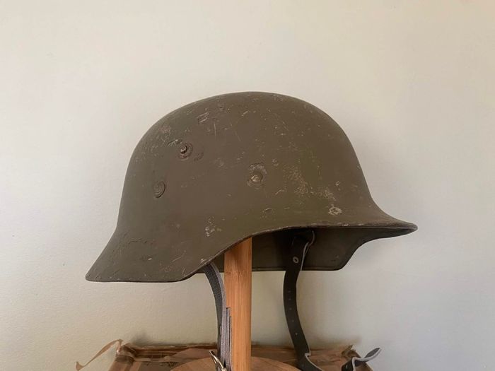Original WW2 Hungarian M35/38 Steel Helmet. Finnish Postwar Refurb. Size 66. Complete. Militaria