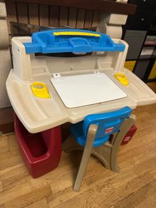 Step2 Deluxe Art Master Desk and Chair