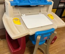 Step2 Deluxe Art Master Desk and Chair