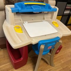Step2 Deluxe Art Master Desk and Chair