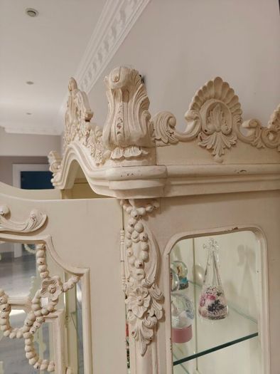 Display cabinet