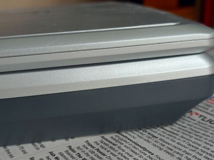 5 Portable DVD Players, all working, but no charges for them, all in very good condition