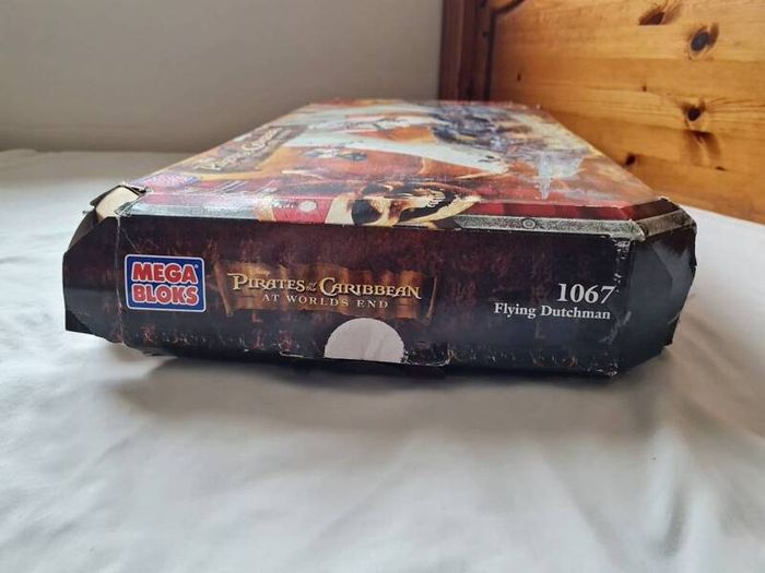 Vintage 2006 mega blocks pirates of the Caribbean At world end 1067 Flying Dutchman Brand new sealed