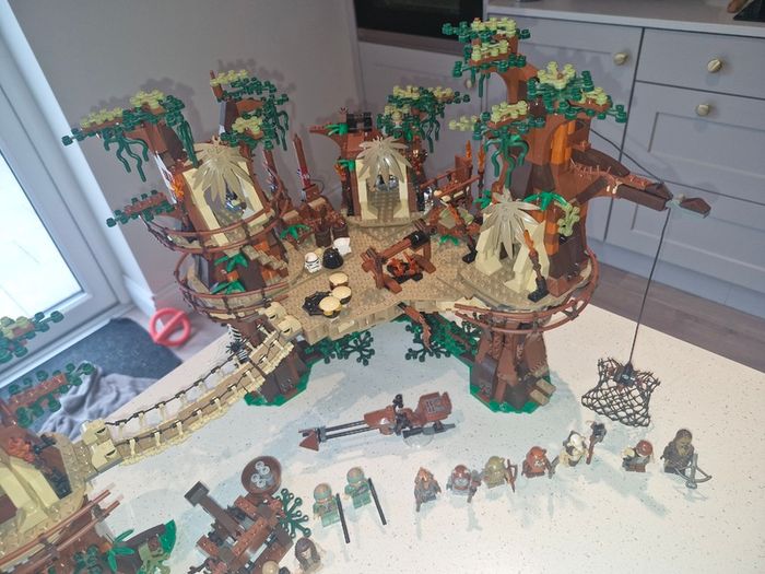 Lego UCS Ewok Village - 10236 (Retired)