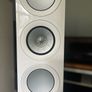 KEF R5 Floor standing speakers - piano white Image 3