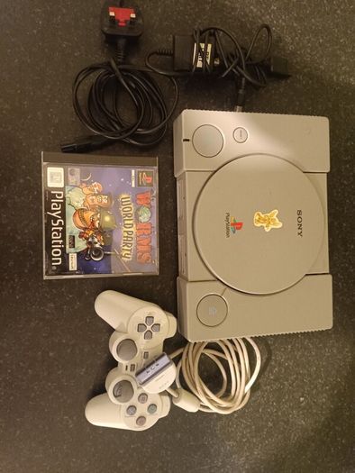 Playstation 1 with controller and game