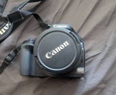 Canon EOS 400D DS126151 18-55mm lens DSLR Camera