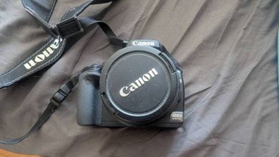 Canon EOS 400D DS126151 18-55mm lens DSLR Camera