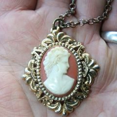 Vintage Cameo Pendant
