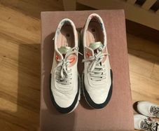 Jose Seanz Trainers