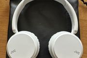 JVC white on ear Bluetooth Foldable Headphones
