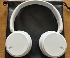 JVC white on ear Bluetooth Foldable Headphones