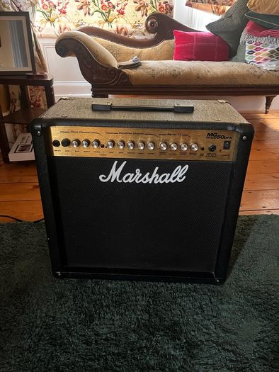 Marshall Amp with built in effects