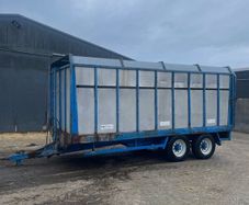 18 cattle trailer