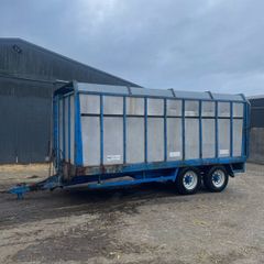18 cattle trailer