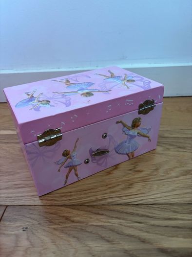 musical jewellery box