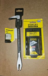 Stanley 10" Claw Bar & 50 Pack Stanley blades