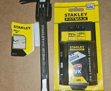 Stanley 10" Claw Bar & 50 Pack Stanley blades