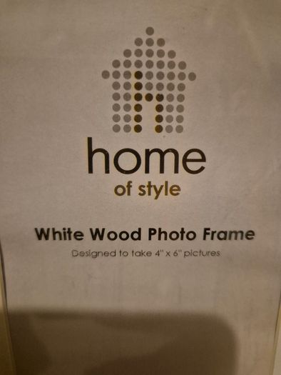 2 white photo frames 10 x 15 cm