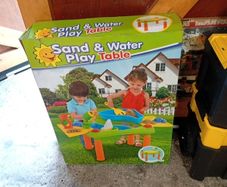 Sand and water play table