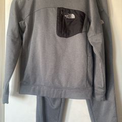 North Face tracksuit size Youth XL (13 - 15)