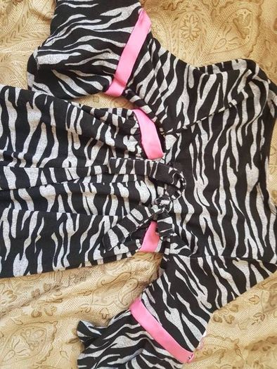 Girl 9-10 dress BNWNT