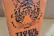 Tiger Wars by Steve Backshall Hardback with Dustjacket 2012 Near Fine Condition
