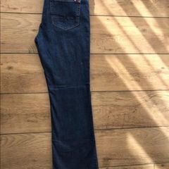 Tommy Hilfiger Paris Classic Fit Womens Jeans  W28 L32