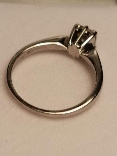 White Gold Natural Diamond Solitaire Engagement ring (Bargain Price)