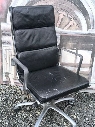 Licensed ICF Milan Eames Soft Pad Executive Office Chair