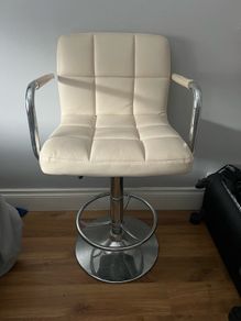 Bar stool/ makeup chair