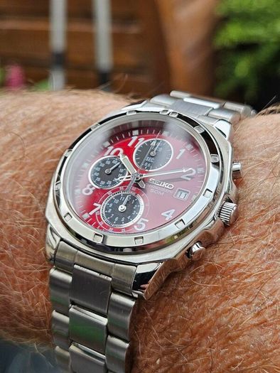 Watch Seiko Chronograph Panda.