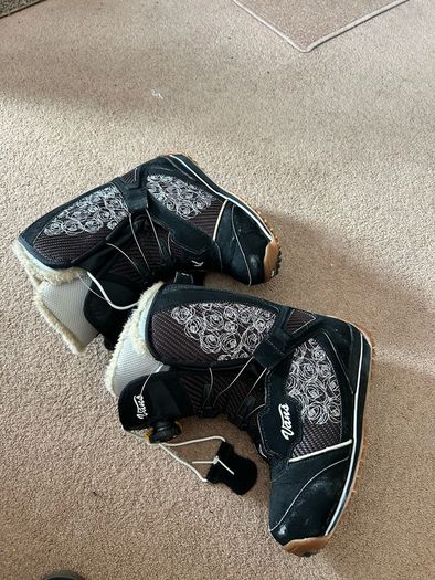 Vans snowboarding boots